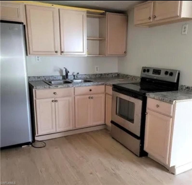 5640 4th Ave, Fort Myers, FL 33907-3