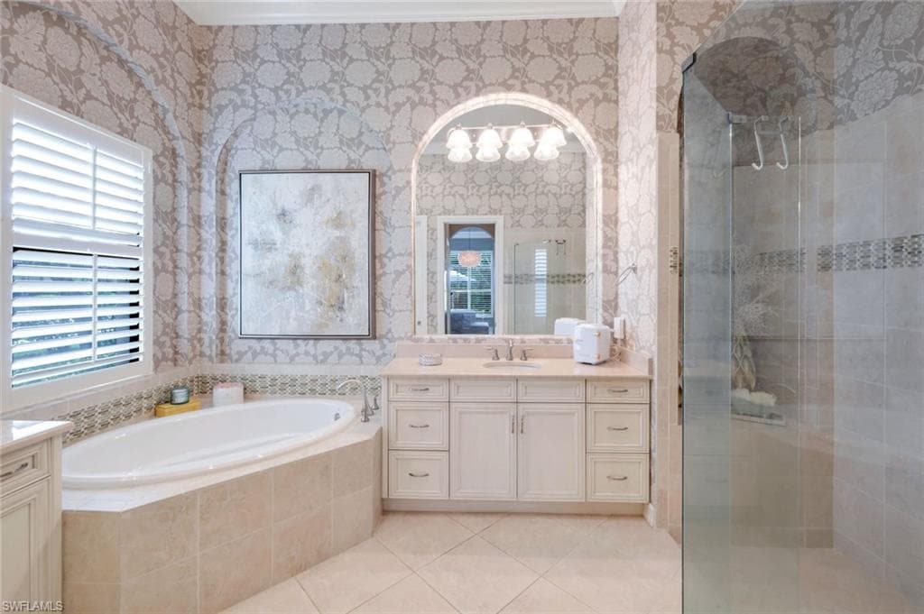 6419 Vivaldi Ct, Naples, FL 34113-12