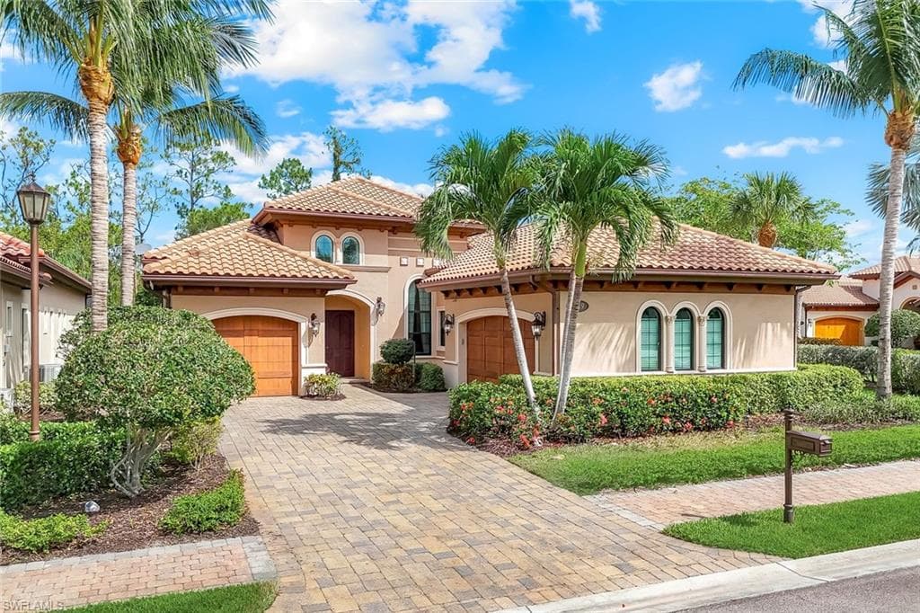 6419 Vivaldi Ct, Naples, FL 34113-2