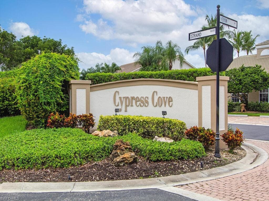 5643 Sandlewood Ct 2001, Naples, FL 34110-24