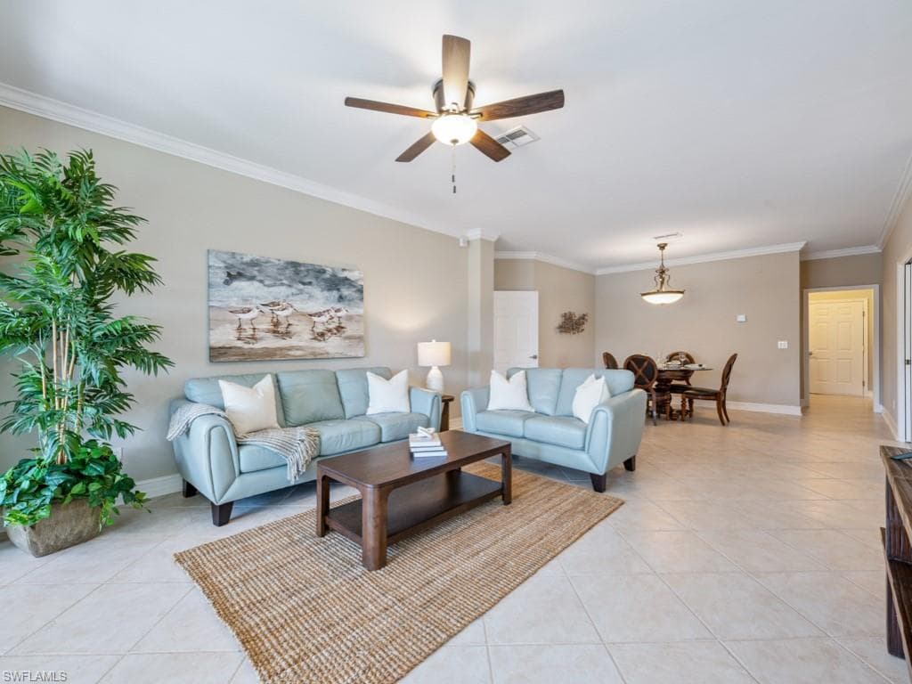 5643 Sandlewood Ct 2001, Naples, FL 34110-5
