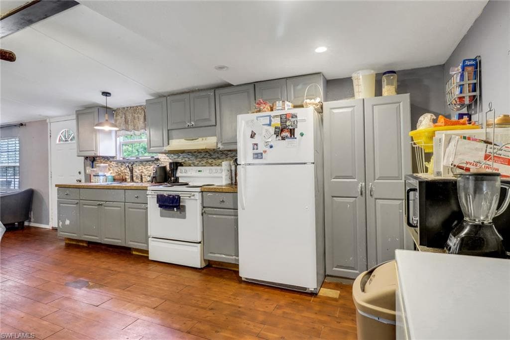 1222 Apache Ave, Labelle, FL 33935-15