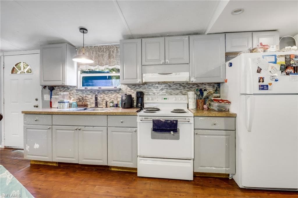 1222 Apache Ave, Labelle, FL 33935-17