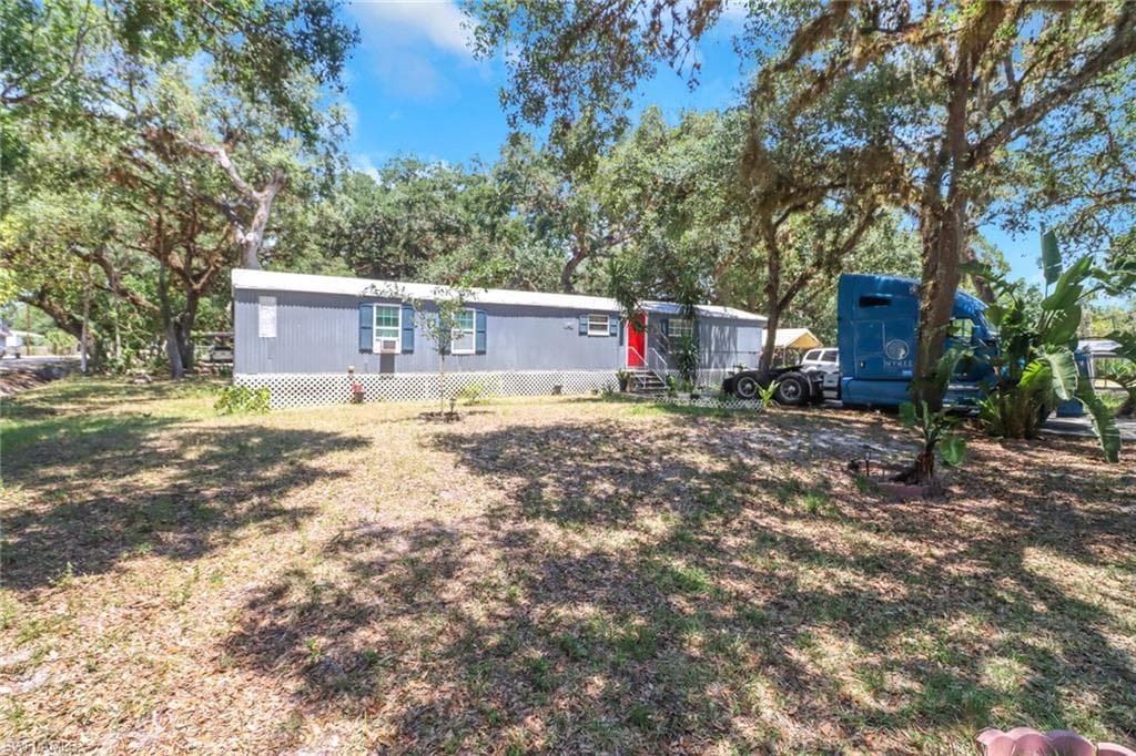 1222 Apache Ave, Labelle, FL 33935-2