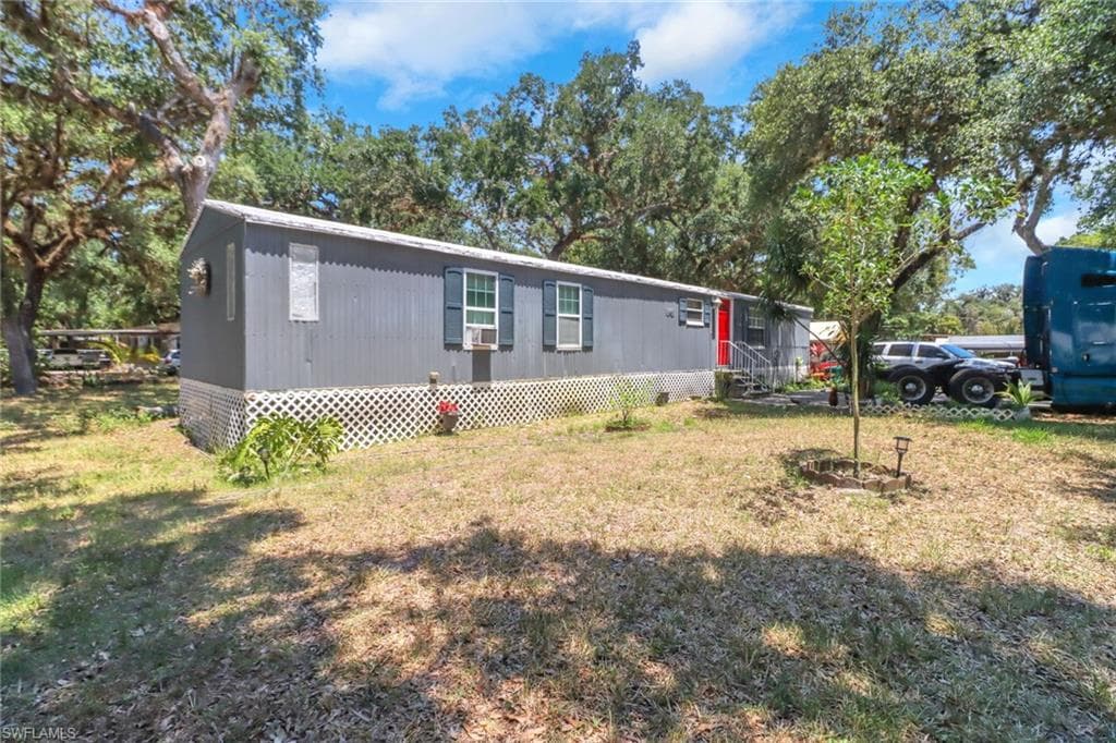 1222 Apache Ave, Labelle, FL 33935-3