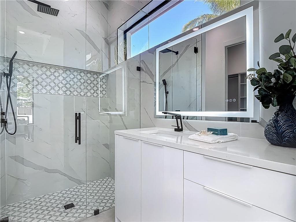 857 95th Ave N, Naples, FL 34108-18