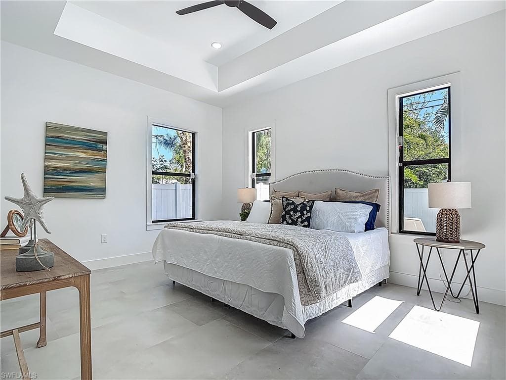 857 95th Ave N, Naples, FL 34108-29