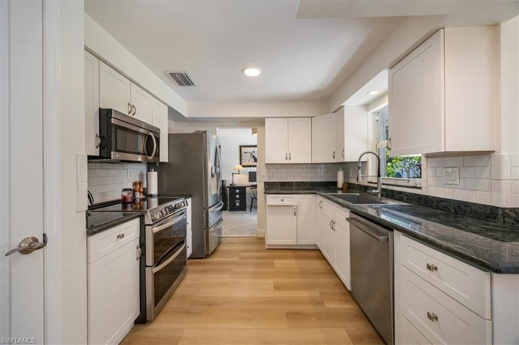 2777 Clipper Way, Naples, FL 34104-7