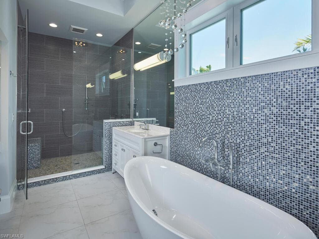 242 2nd Ave S, Naples, FL 34102-14