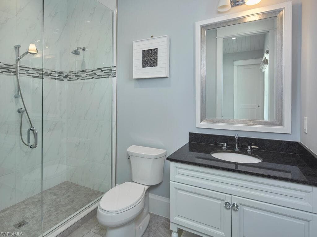 242 2nd Ave S, Naples, FL 34102-18