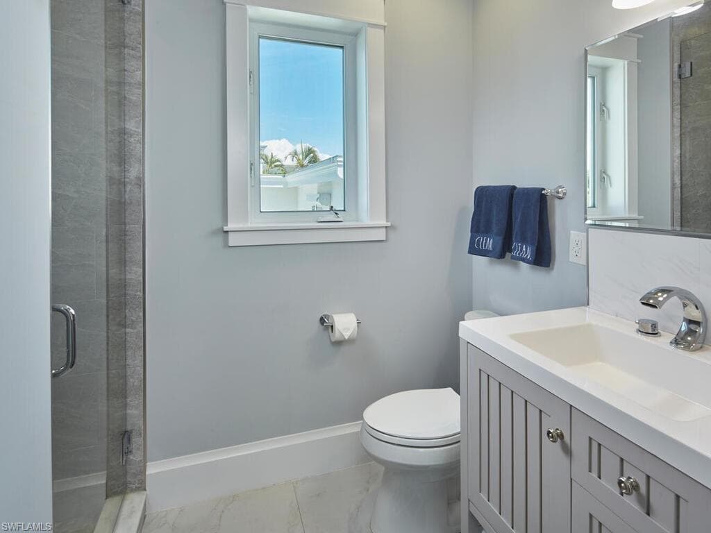 242 2nd Ave S, Naples, FL 34102-33