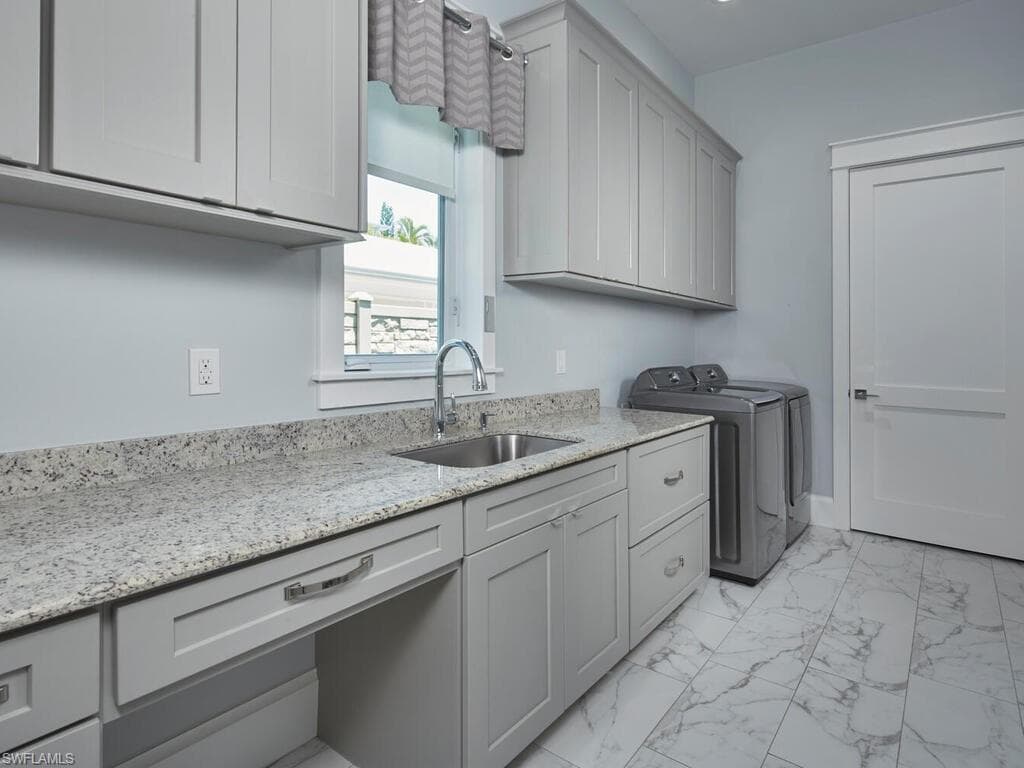 242 2nd Ave S, Naples, FL 34102-34