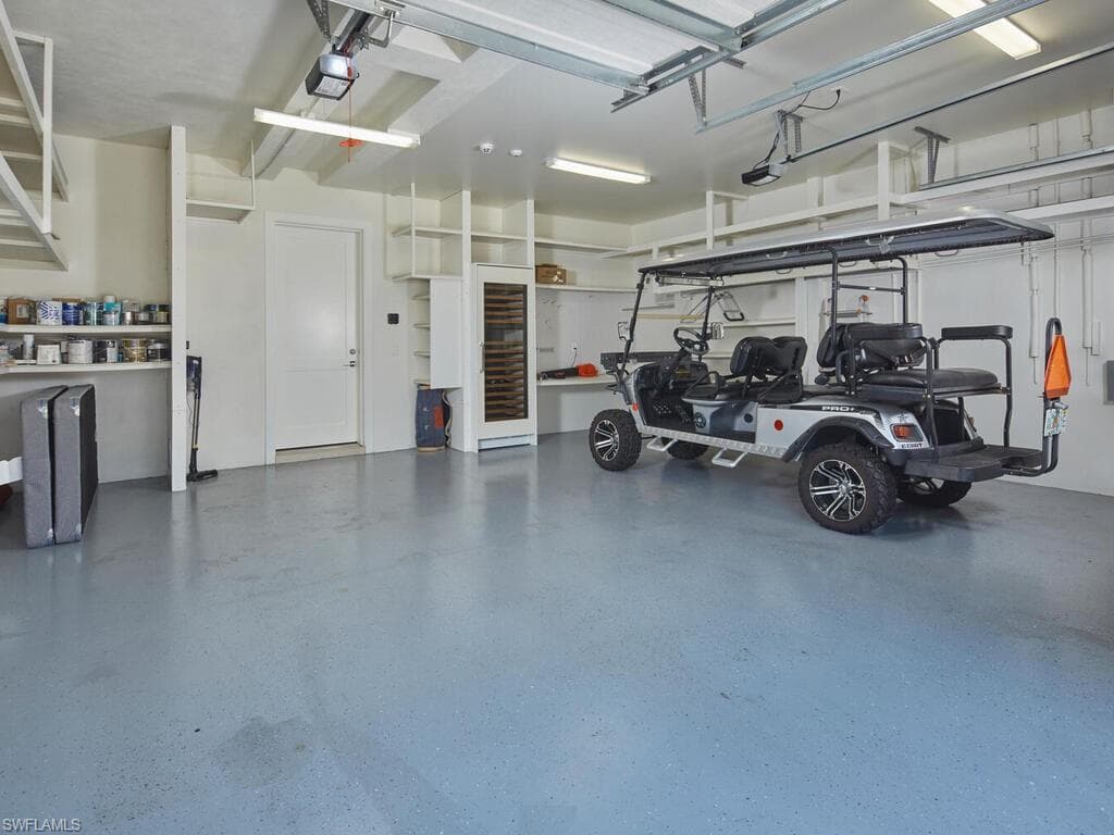 242 2nd Ave S, Naples, FL 34102-38