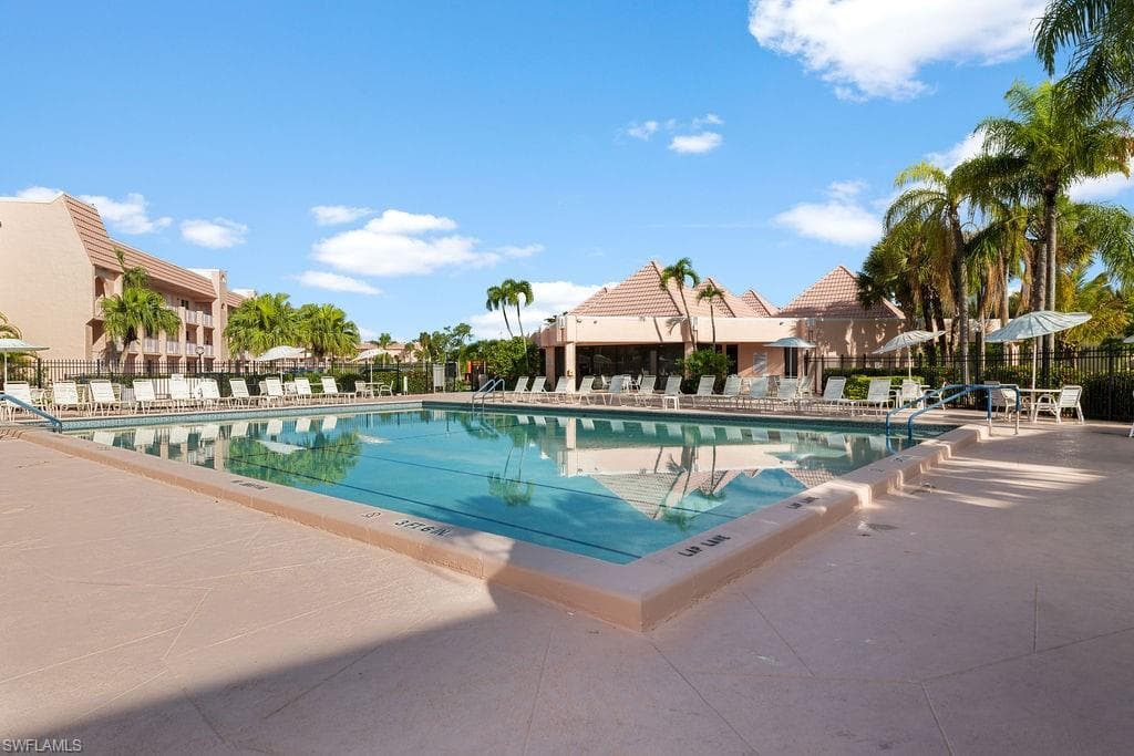 200 Forest Lakes Blvd 201, Naples, FL 34105-18