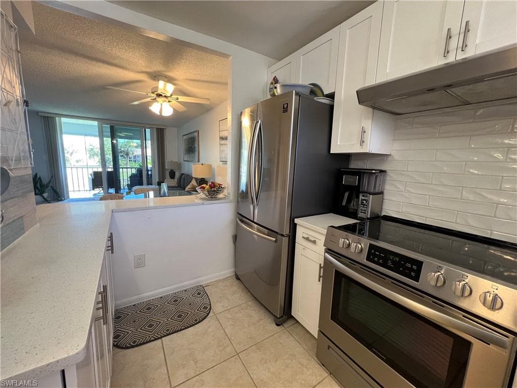 200 Forest Lakes Blvd 201, Naples, FL 34105-2