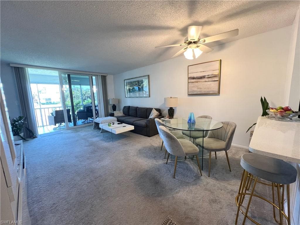 200 Forest Lakes Blvd 201, Naples, FL 34105-5