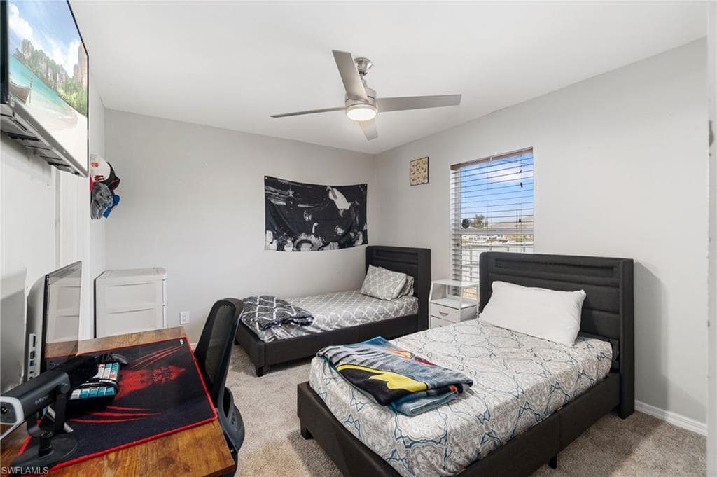 2833 4th Ave, Cape Coral, FL 33993-18