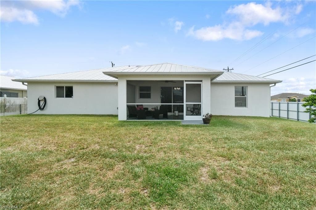 2833 4th Ave, Cape Coral, FL 33993-23