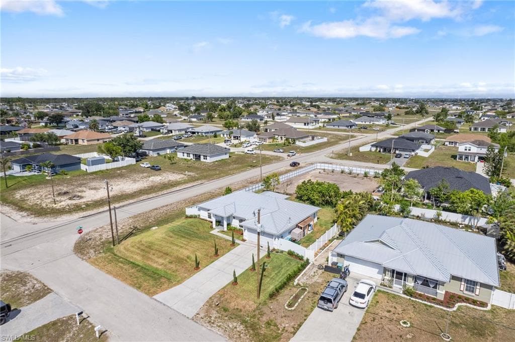 2833 4th Ave, Cape Coral, FL 33993-27