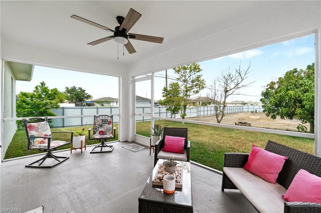 2833 4th Ave, Cape Coral, FL 33993-4
