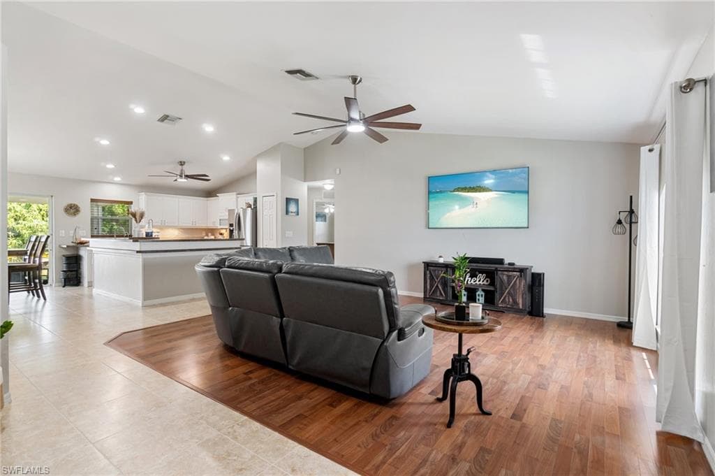 2833 4th Ave, Cape Coral, FL 33993-7