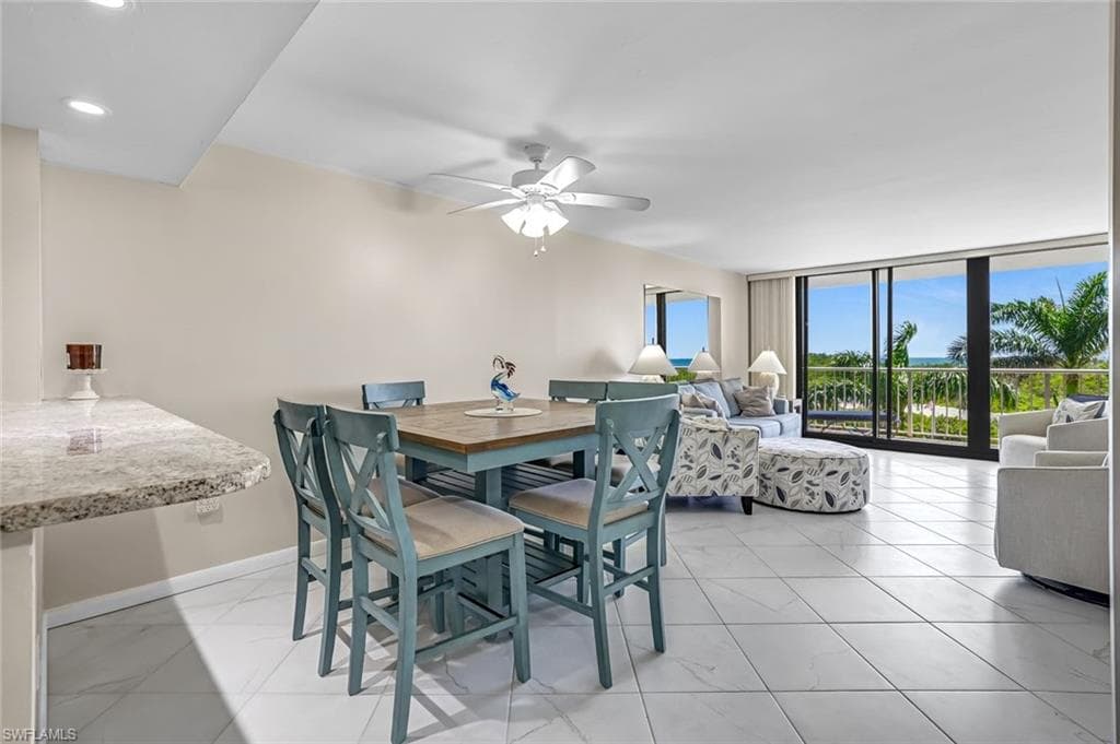440 Seaview Ct 405, Marco Island, FL 34145-10