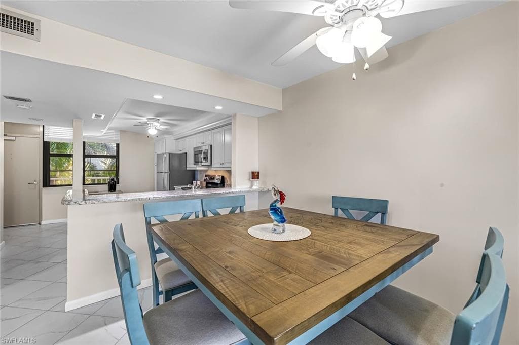 440 Seaview Ct 405, Marco Island, FL 34145-11