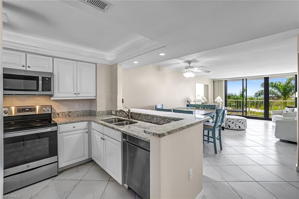 440 Seaview Ct 405, Marco Island, FL 34145-13