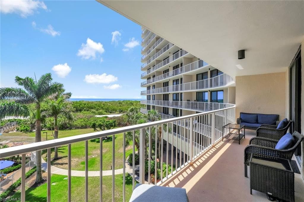 440 Seaview Ct 405, Marco Island, FL 34145-6