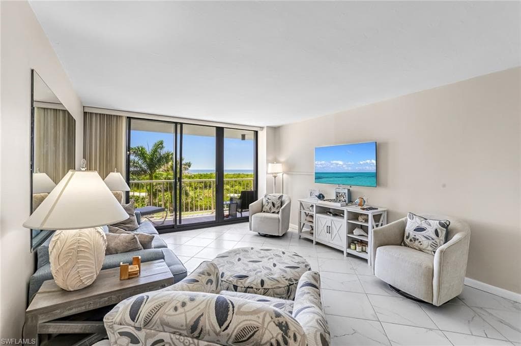 440 Seaview Ct 405, Marco Island, FL 34145-8