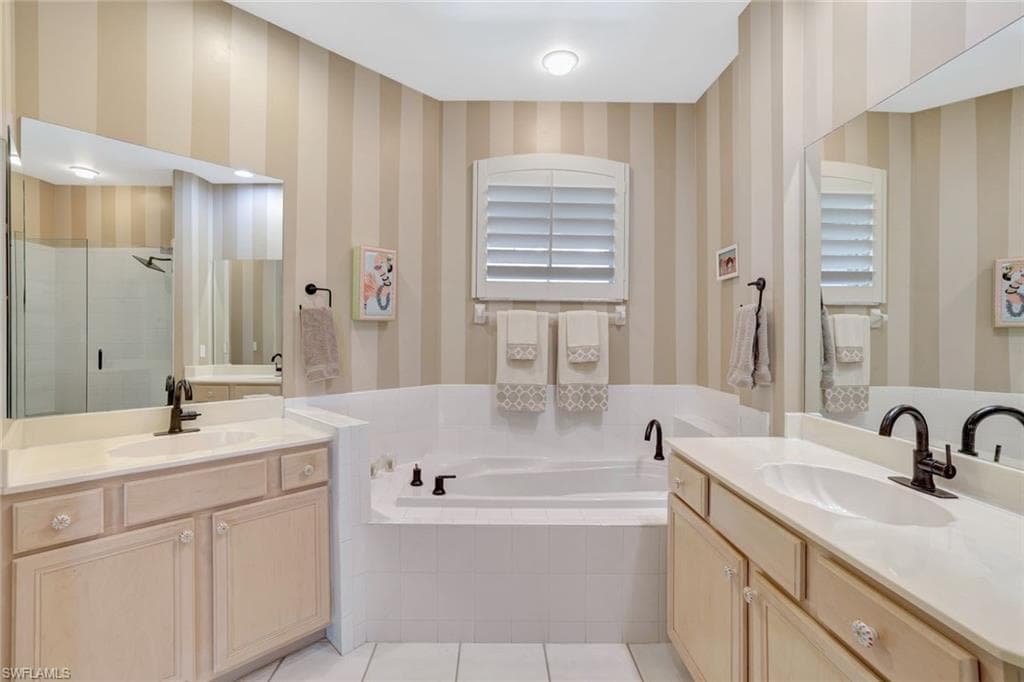 8560 Danbury Blvd 202, Naples, FL 34120-11