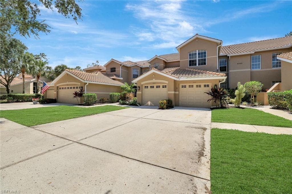8560 Danbury Blvd 202, Naples, FL 34120-1