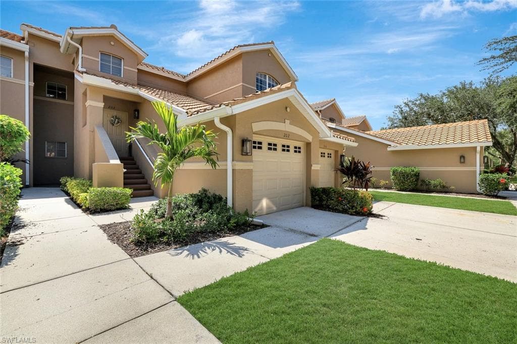 8560 Danbury Blvd 202, Naples, FL 34120-3