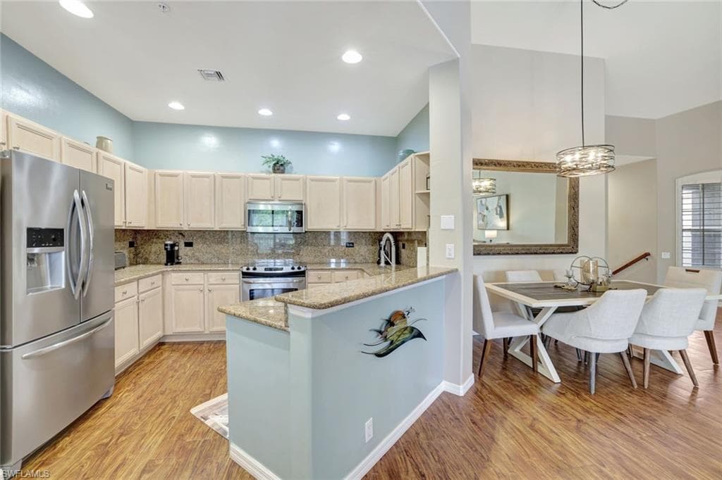 8560 Danbury Blvd 202, Naples, FL 34120-6