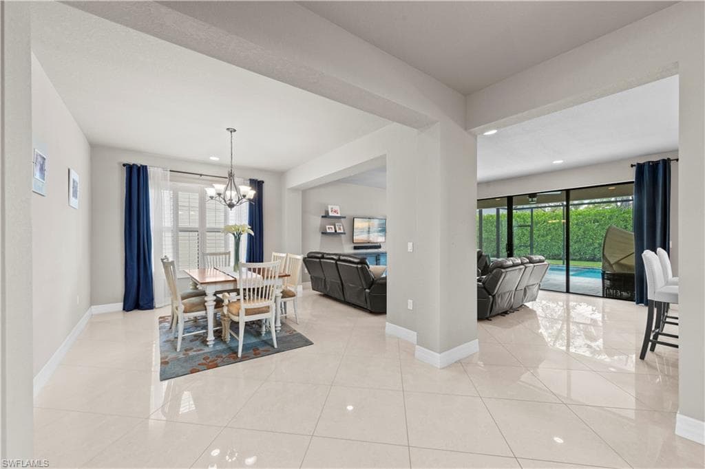 4168 Crescent Ct, Naples, FL 34119-9