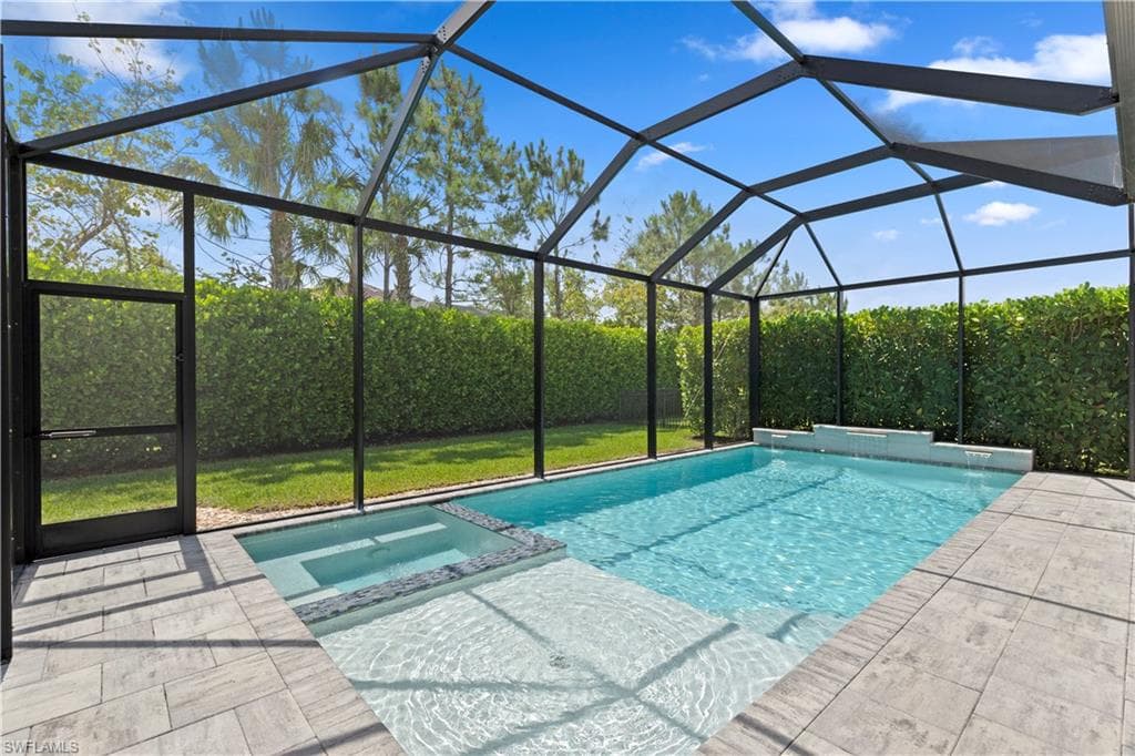 4168 Crescent Ct, Naples, FL 34119-16