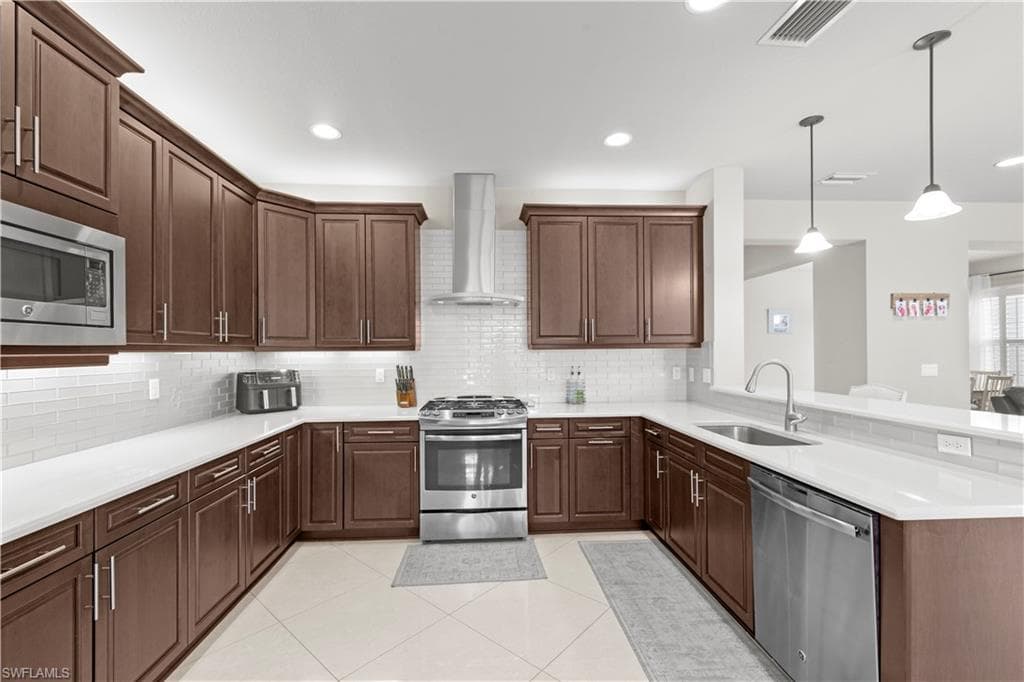 4168 Crescent Ct, Naples, FL 34119-19