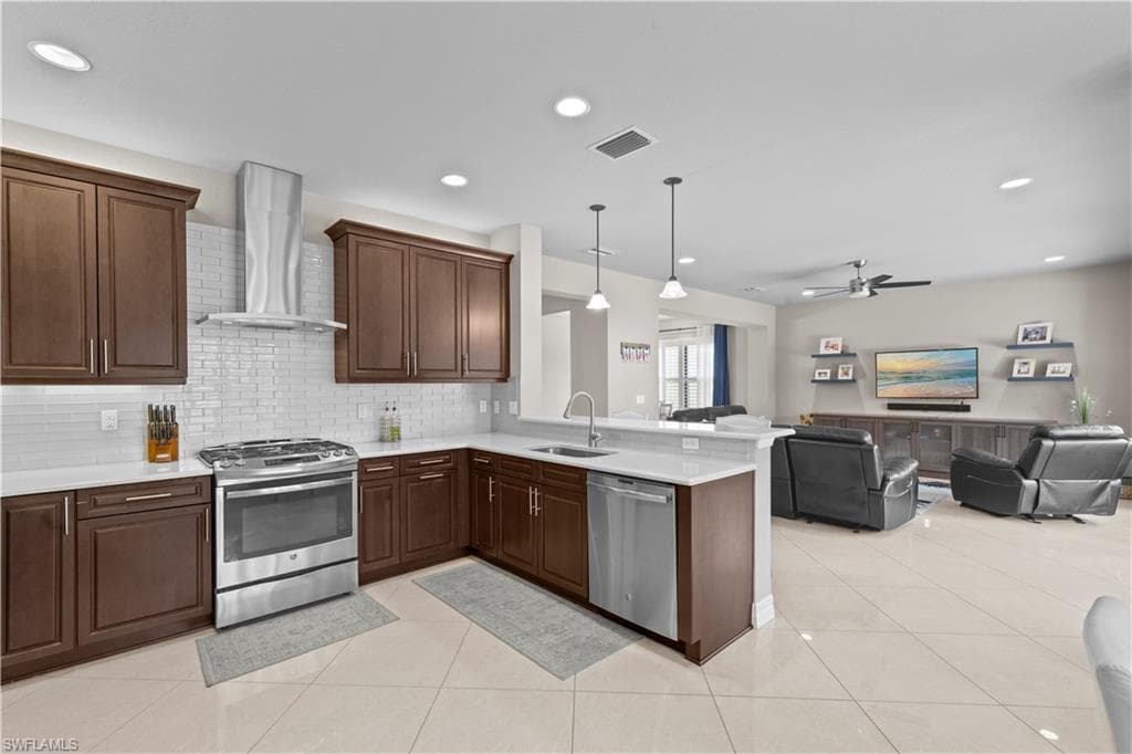 4168 Crescent Ct, Naples, FL 34119-20