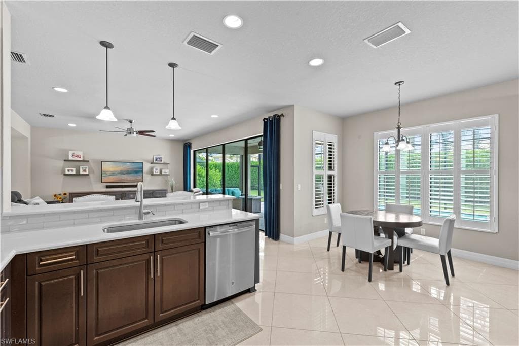 4168 Crescent Ct, Naples, FL 34119-21