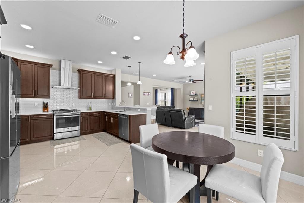 4168 Crescent Ct, Naples, FL 34119-23
