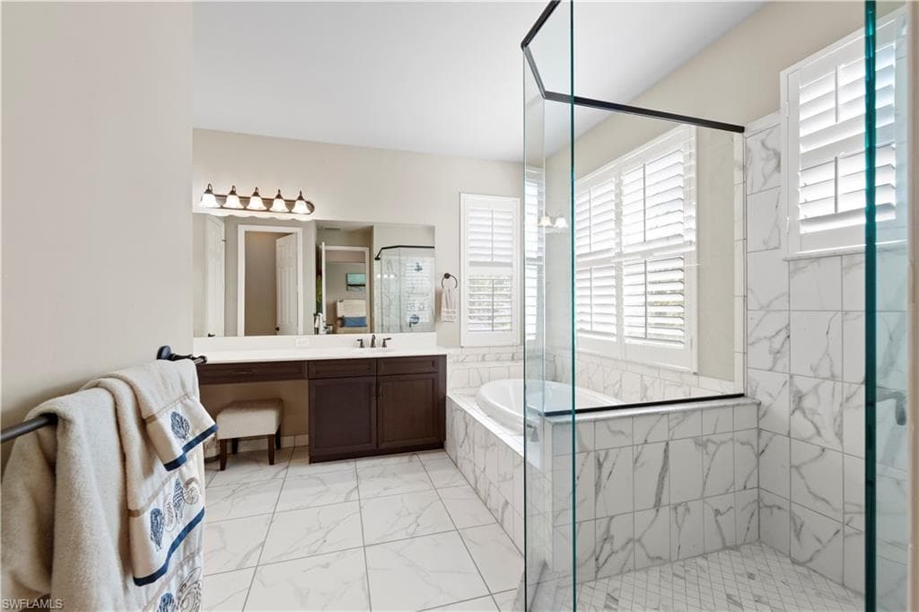 4168 Crescent Ct, Naples, FL 34119-31