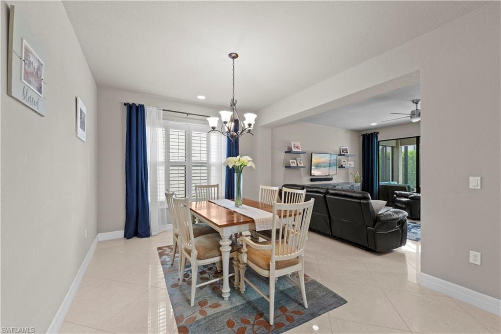 4168 Crescent Ct, Naples, FL 34119-8