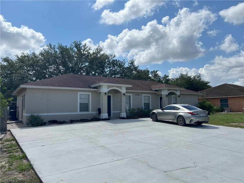 1716 48th St SW, Naples, FL 34116-2