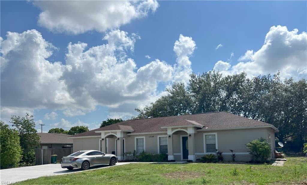 1716 48th St SW, Naples, FL 34116-4