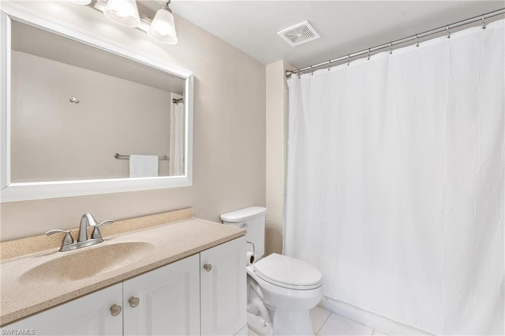 1150 Wildwood Lakes Blvd 203, Naples, FL 34104-16