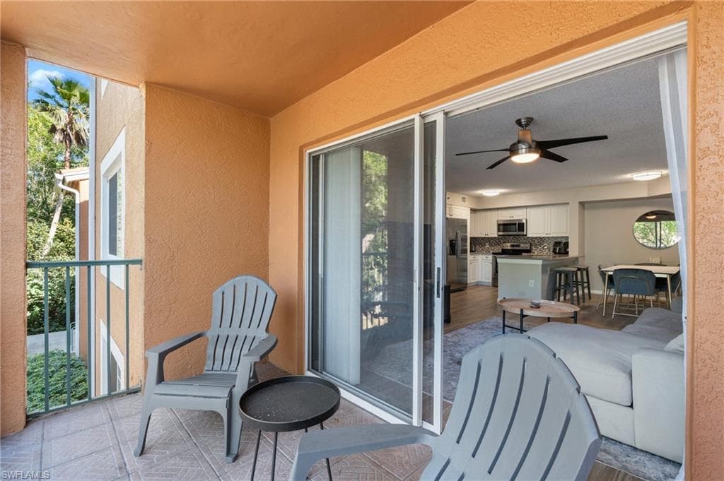1150 Wildwood Lakes Blvd 203, Naples, FL 34104-17