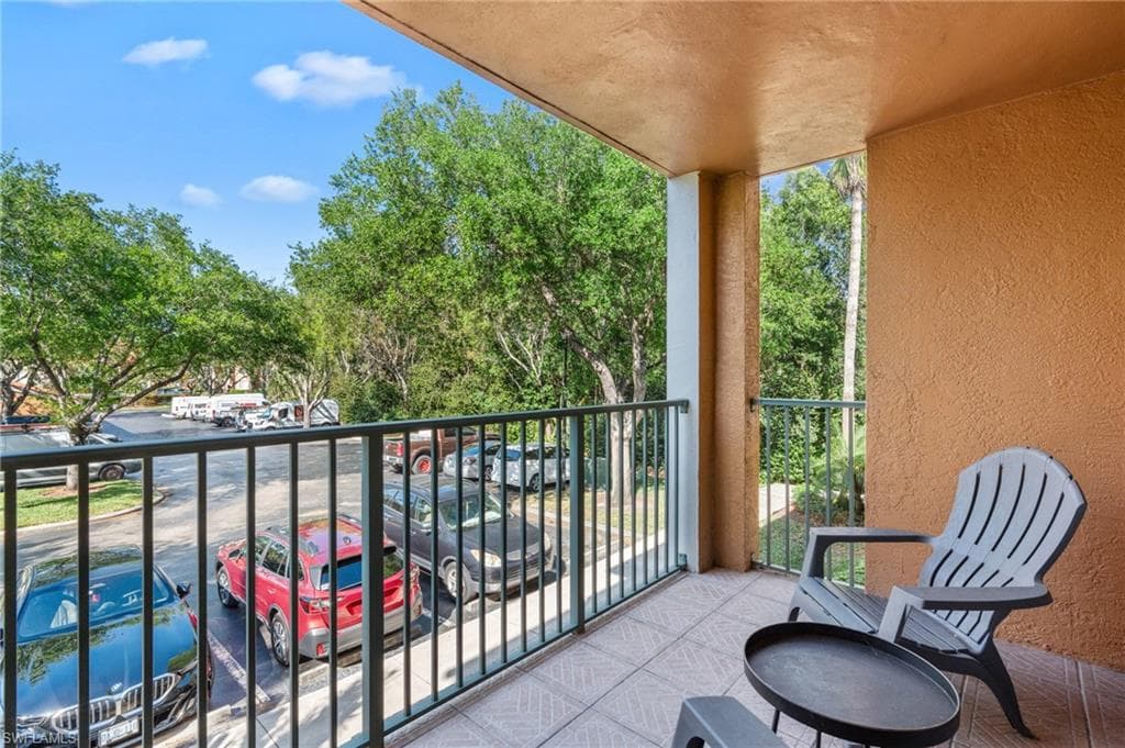 1150 Wildwood Lakes Blvd 203, Naples, FL 34104-18