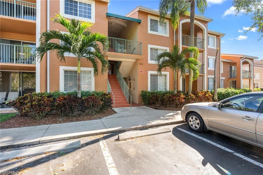 1150 Wildwood Lakes Blvd 203, Naples, FL 34104-1