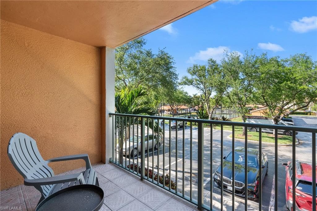 1150 Wildwood Lakes Blvd 203, Naples, FL 34104-19