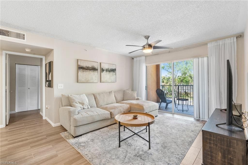 1150 Wildwood Lakes Blvd 203, Naples, FL 34104-3
